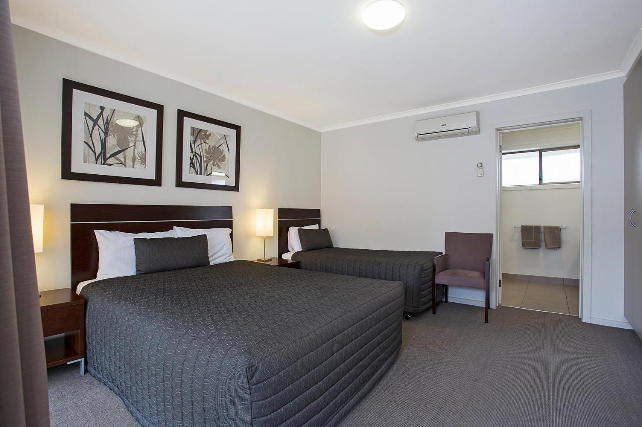 Elm Tree Motel Γουόρναμπουλ Εξωτερικό φωτογραφία