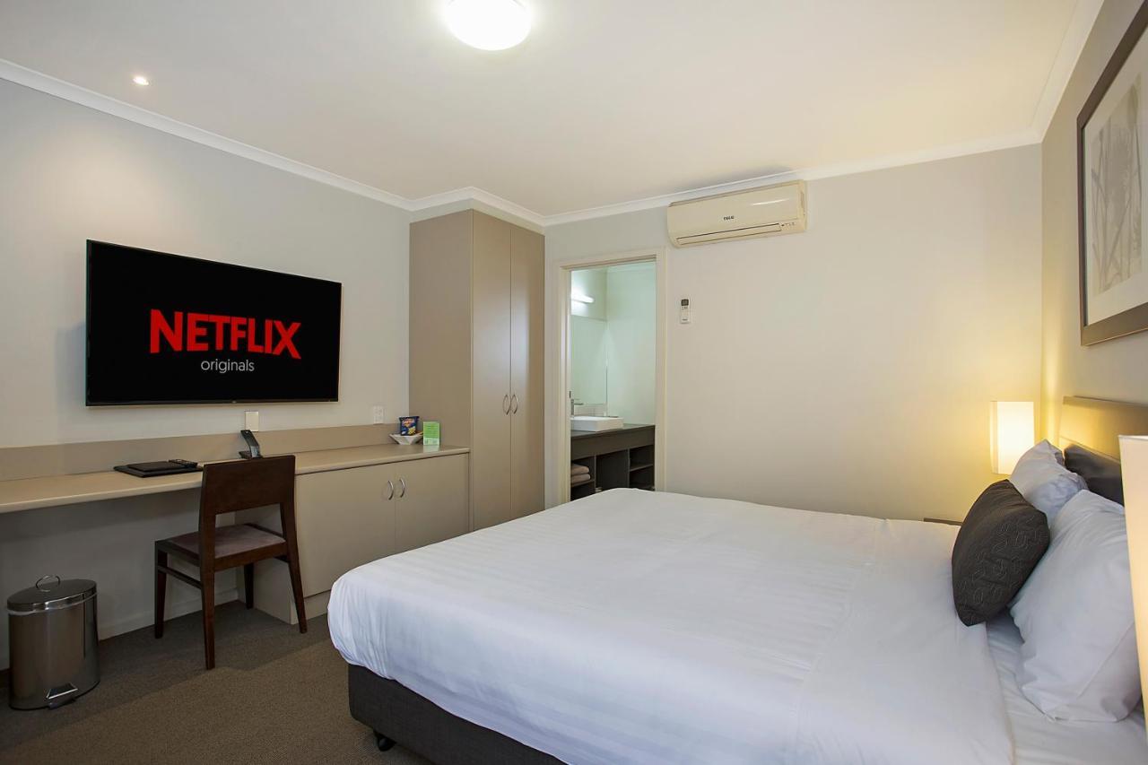 Elm Tree Motel Γουόρναμπουλ Εξωτερικό φωτογραφία